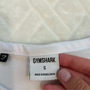 White gymshark shirt